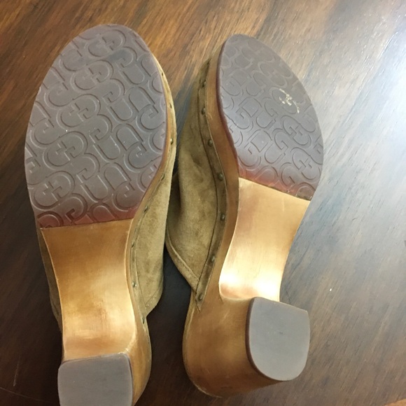 Ugg Clogs - Picture 3 of 6